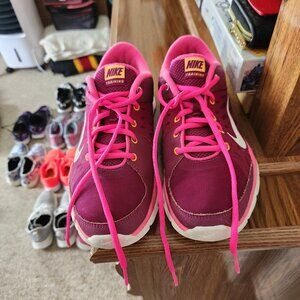 Womens Size 9 NIKE Training Athletic Shoes